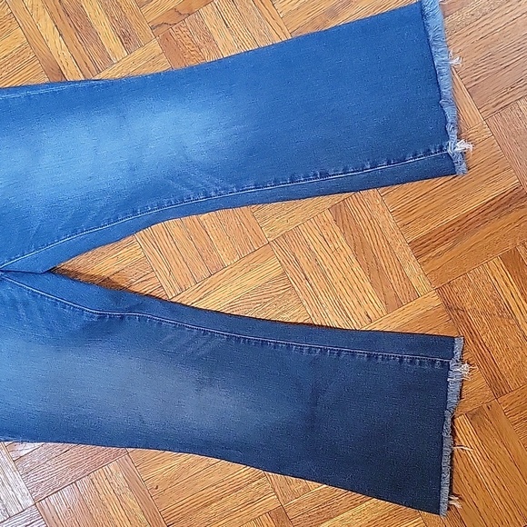 LOFT Curvy High Waist Flare Crop Denim Jeans With Raw Hem Size 29 - Picture 11 of 13